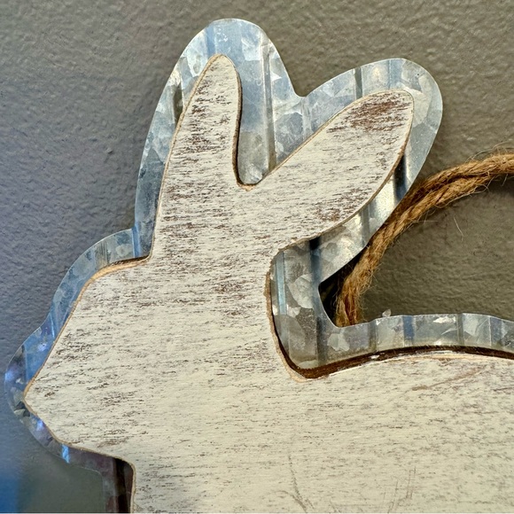 Bunny rabbit primitive style decor. Wood rabbit attached to metal tin rabbit - Picture 2 of 9